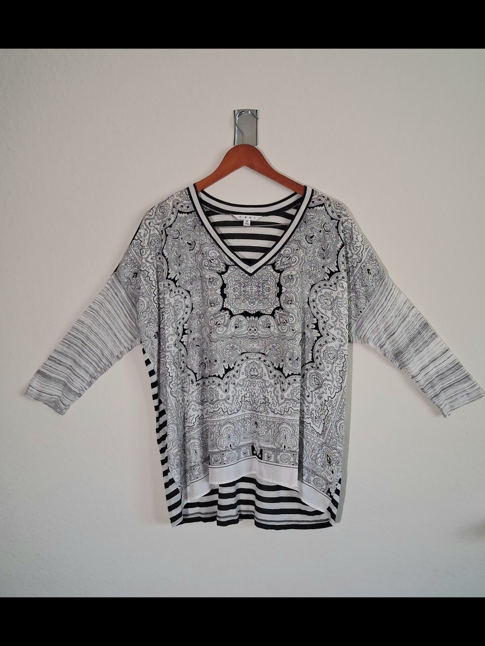 Cabi Black & White Patterned V-Neck Tunic